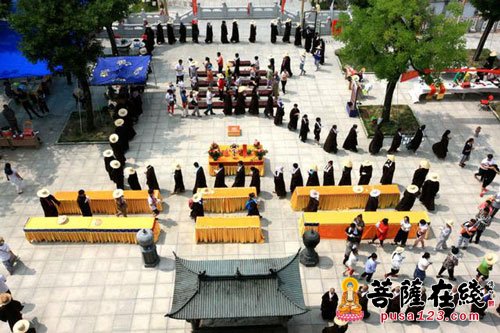 佛教-大藏经“走进”高校 合卢寺与鲁东大学结善缘