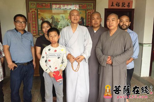 慈善-弘济慈善基金会一行探望重度烫伤孩童刘良严