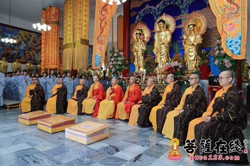 佛教-甘露遍洒得清凉 哈尔滨极乐寺第八届短期出家结界