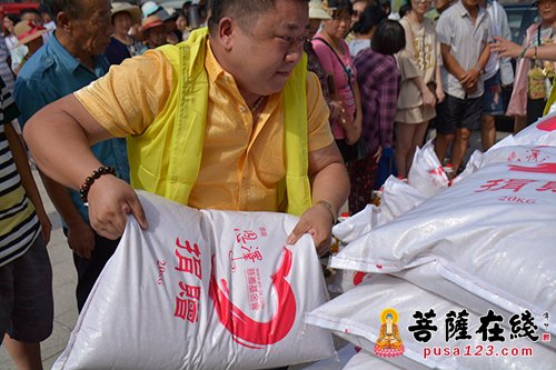 涟水-香港恩泽慈善基金会举行向江苏涟水贫困户送温暖活动