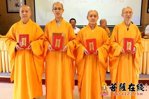 毕业晚会-四川尼众佛学院举行2017年第十三届本科班毕业典礼