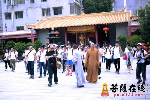 大佛寺-“科创青年行”优秀华裔大学生微电影参访团参访大佛寺