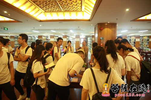 大佛寺-“科创青年行”优秀华裔大学生微电影参访团参访大佛寺