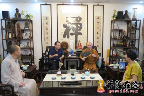岳阳-岳阳街道领导莅临西林禅寺开展高温慰问