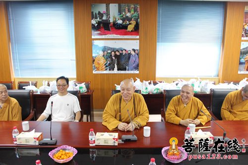 观音-道慈大和尚一行赴观音法界慰问一线建设者