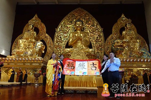 佛教-五路财神齐聚昆明宝华寺 为“佛缘联名卡”寻找有缘人
