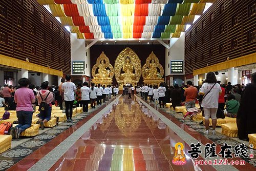 佛教-五路财神齐聚昆明宝华寺 为“佛缘联名卡”寻找有缘人
