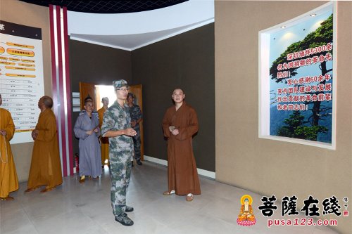 佛教-普陀山佛协副会长定明法师赴驻山部队“八一”建军节慰问