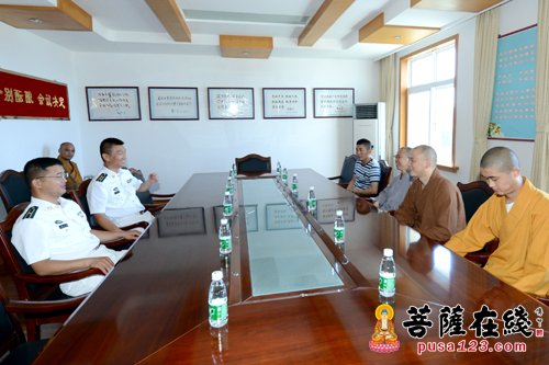 佛教-普陀山佛协副会长定明法师赴驻山部队“八一”建军节慰问