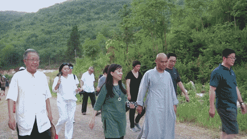 佛学-穿越千年时空的对话——王雷泉教授演讲《中国佛学的根本与特质》