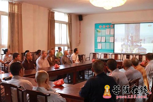 华岩寺-爱国爱教 重庆华岩寺组织观看建军90周年盛大阅兵仪式