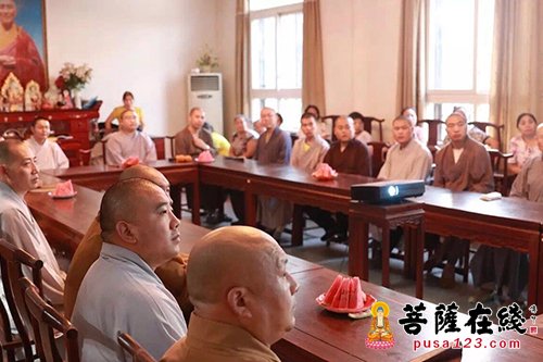华岩寺-爱国爱教 重庆华岩寺组织观看建军90周年盛大阅兵仪式