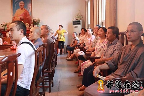 华岩寺-爱国爱教 重庆华岩寺组织观看建军90周年盛大阅兵仪式