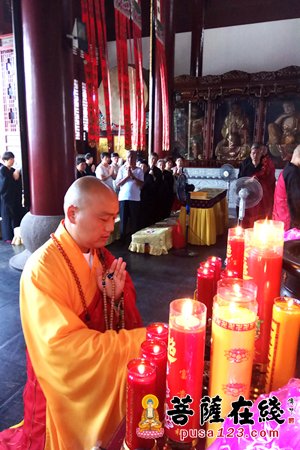 佛教-绍兴安康寺四十九天撞钟法会暨地藏孝亲法会举行熏坛仪式