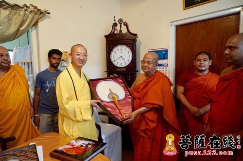佛教-大理崇圣寺方丈崇化大和尚访问斯里兰卡 促进中斯两国法谊
