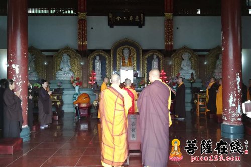 佛教-慈航菩萨祖庭泰宁庆云寺两位法师举行闭关入关仪式