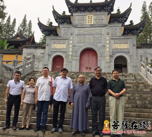 五祖寺-国家图书馆馆长韩永进一行考察五祖寺古籍保护