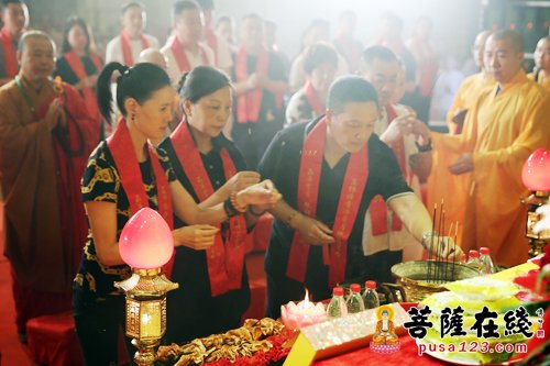 摄影-品尝童年的味道 上海玉佛禅寺净素月饼正式发售