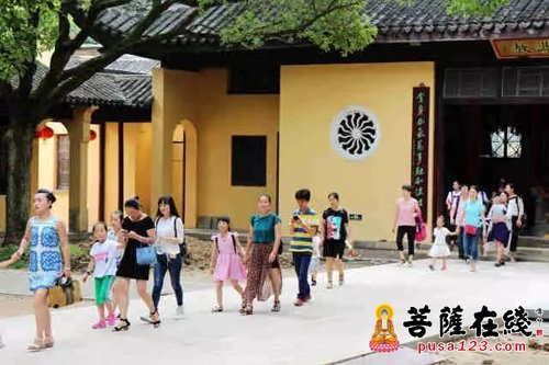 开原-江苏无锡开原寺举行亲子禅活动 能超大和尚与大众共度欢乐时光
