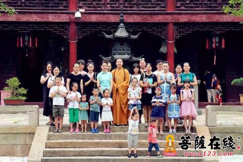 开原-江苏无锡开原寺举行亲子禅活动 能超大和尚与大众共度欢乐时光