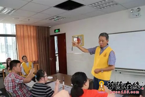 书法-墨香传递爱——铁佛寺在吴兴区残疾人康复中心开展公益活动