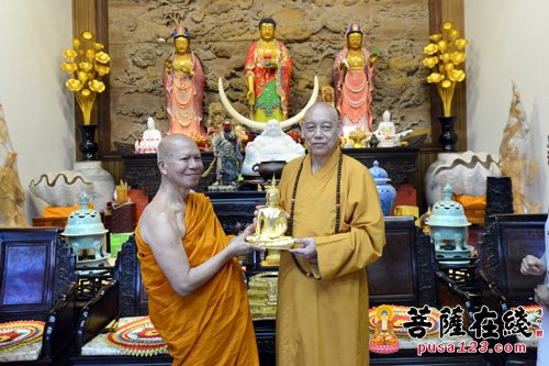 佛教-佛教教育无国界 泰国拍蓬美提长老参访普陀山