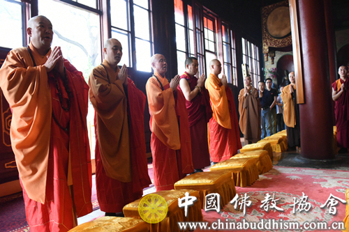 抗日战争-中佛协举办纪念中国人民抗日战争暨反法西斯战争胜利72周年祈祷法会