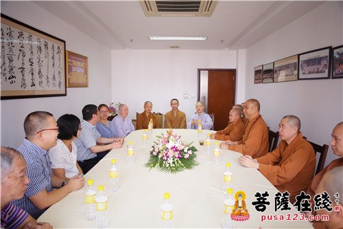 佛教-爱国爱教 弘法利生 上海佛学院举行座谈会庆祝教师节