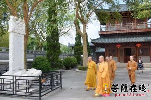佛教-广东省佛教协会常务副会长宏满大和尚一行赴西樵山宝峰寺调研