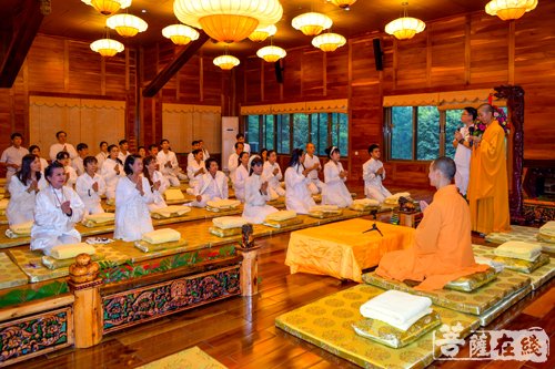 峨眉山-泰国丽善郡主一行赴四川峨眉山参访礼佛