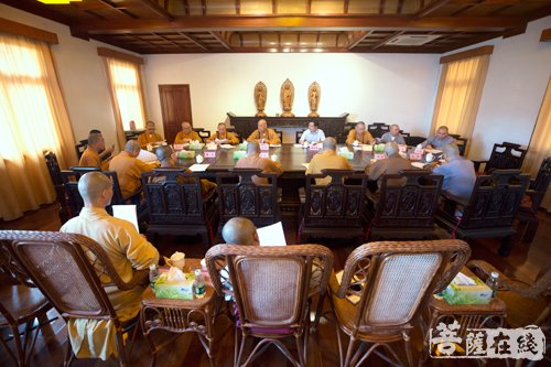 佛教-普陀山佛教协会组织常务理事学习新修订《宗教事务条例》