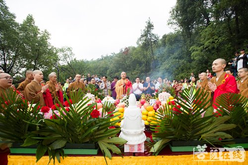 法华寺-湖州法华寺举办真身殿结顶暨金色铜雀安奉典礼
