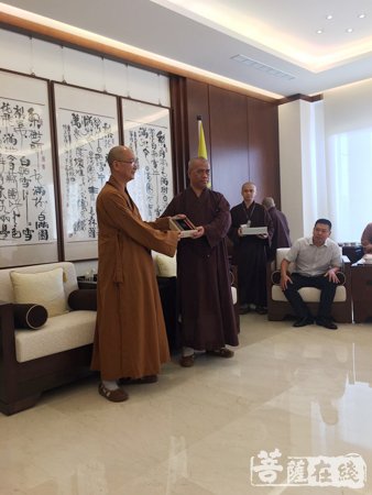 佛教-本性法师随中国佛教协会特组赴台交流团从高雄到台北之行