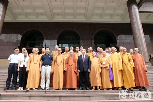 佛教-本性法师随中国佛教协会特组赴台交流团从高雄到台北之行