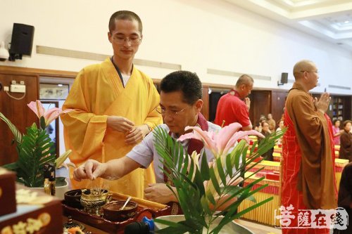 佛教-厦门鸿山寺举行丁酉年万佛法会熏坛仪式