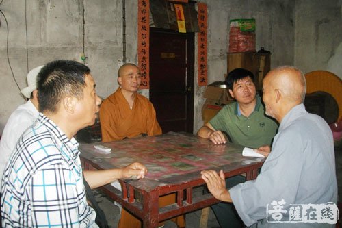 罗田-湖北省罗田县民宗局局长一行开展节前寺院安全检查工作