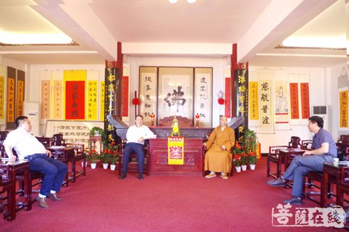 黄冈-湖北黄冈政协领导一行赴清元寺督办重点提案落实