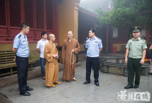 普陀山-普陀山佛教协会联合多部门检查全山寺院安全保障工作