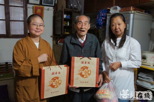 佛教-明月中秋佛家心 沉香阁中秋慰问社区老人