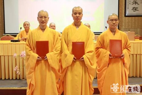 佛教-四川尼众佛学院举行2017年秋季开学典礼 院长鼓励学僧利人利己勤修三学