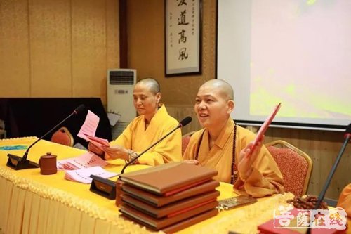佛教-四川尼众佛学院举行2017年秋季开学典礼 院长鼓励学僧利人利己勤修三学