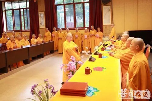 佛教-四川尼众佛学院举行2017年秋季开学典礼 院长鼓励学僧利人利己勤修三学