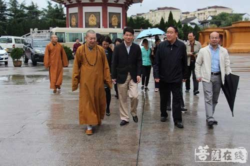 佛教-陕西省西安市政协副主席张建政一行参访七宝教寺