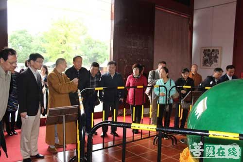 佛教-陕西省西安市政协副主席张建政一行参访七宝教寺