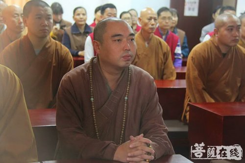 江苏太仓-太仓同觉寺组织僧众观看十九大开幕会