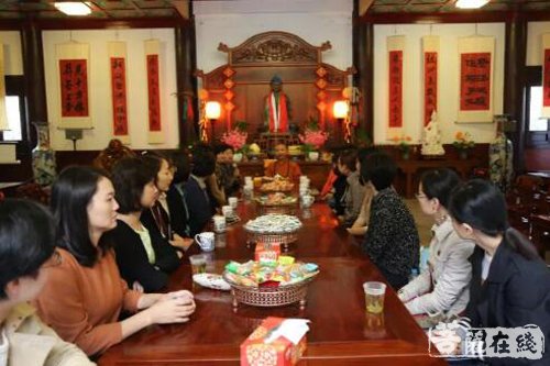 宁国-上海徐汇区妇联主席一行赴宁国禅寺参观