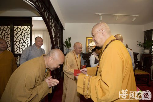 佛教-道慈大和尚一行赴佛教颐养堂和普陀山敬老院进行重阳节慰问