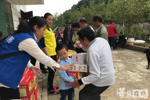 慈善-瑞祥慈善基金会“百村千户”温暖爱心行动