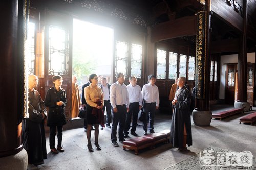 卞吉安-宁波市副市长卞吉安参访七塔禅寺 可祥法师陪同