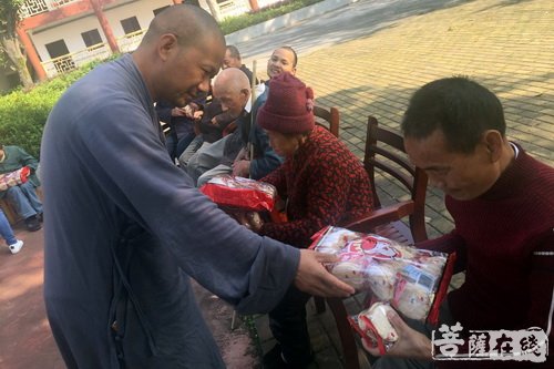 咸安-欢庆重阳佳节 湖北咸安佛协前往双溪福利院慰问